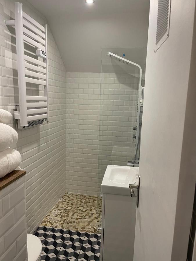 Salies-de-Béarn Appartement Hors Du Commun Avec Son Jacuzzi מראה חיצוני תמונה