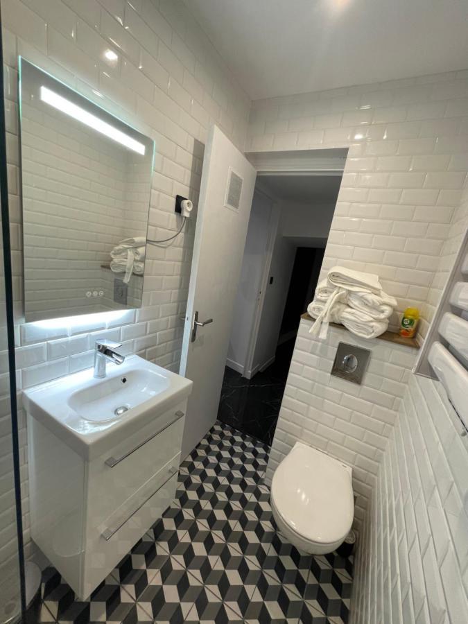 Salies-de-Béarn Appartement Hors Du Commun Avec Son Jacuzzi מראה חיצוני תמונה